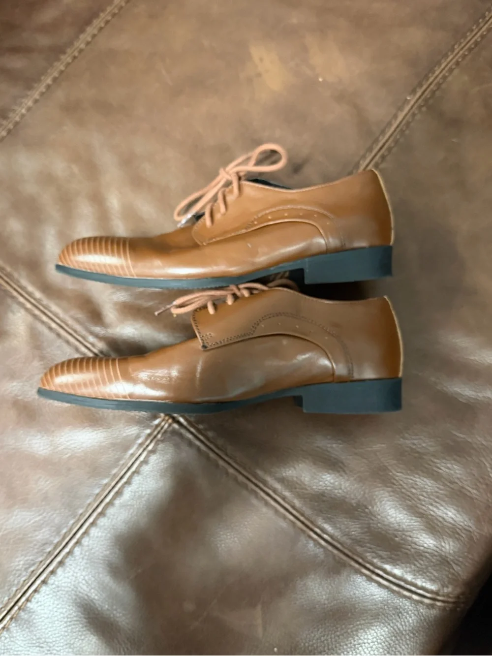 Kenneth Cole Men's Tan Leather Lace-Up Oxfords. it says US5.5,more like 8-9  117